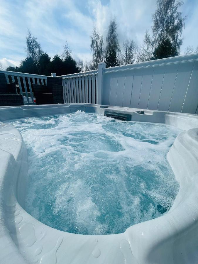 Evergreen Lodge With Hot Tub York Exteriér fotografie